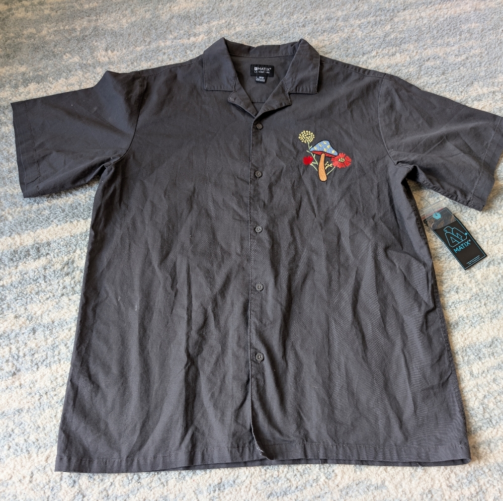 Matix Mens Short Sleeve Mushroom Embroidered Camp Shirt Grey Medium Skate NWT